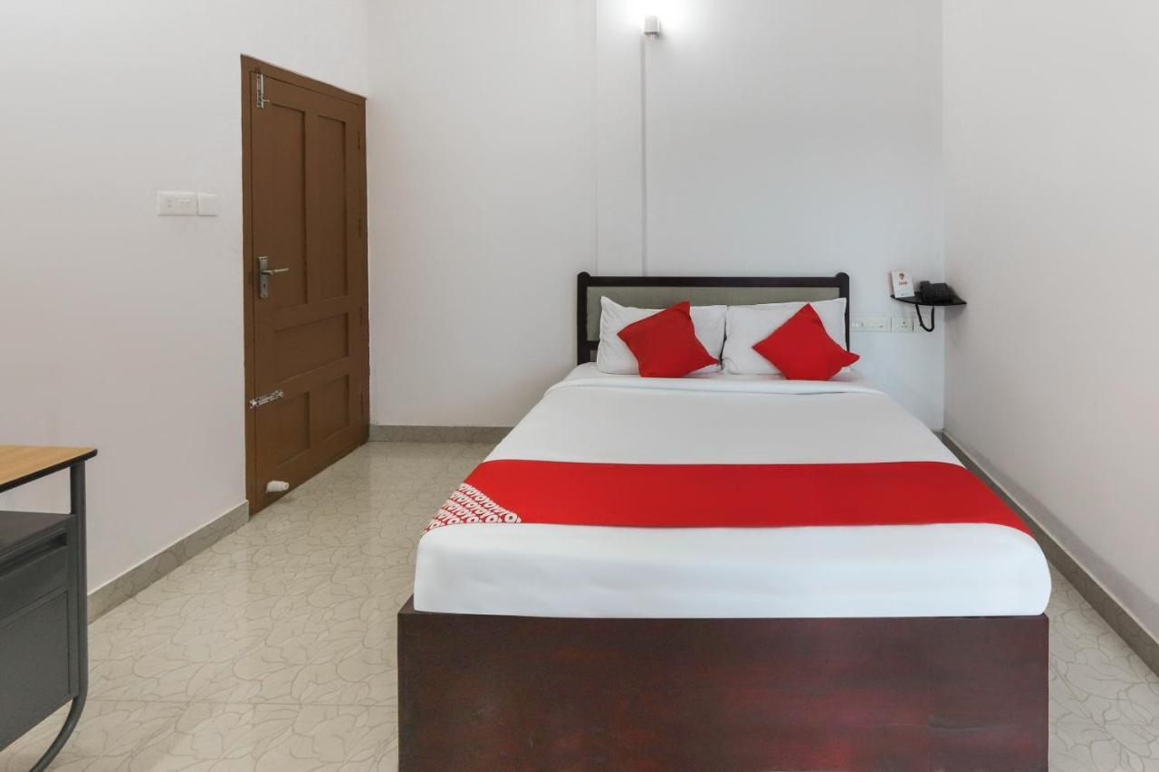 Oyo 49244 Green Castle Residency Nedumkandam Ngoại thất bức ảnh